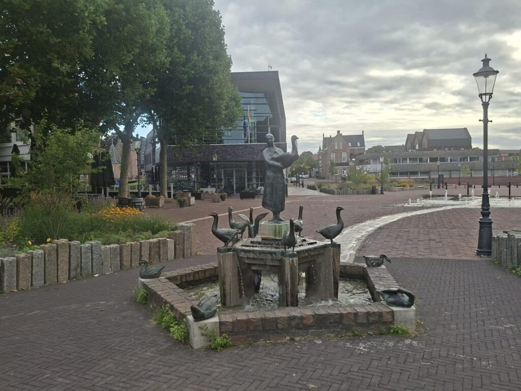 Ganzenfontein (De Ganzenhoedster) in Coevorden